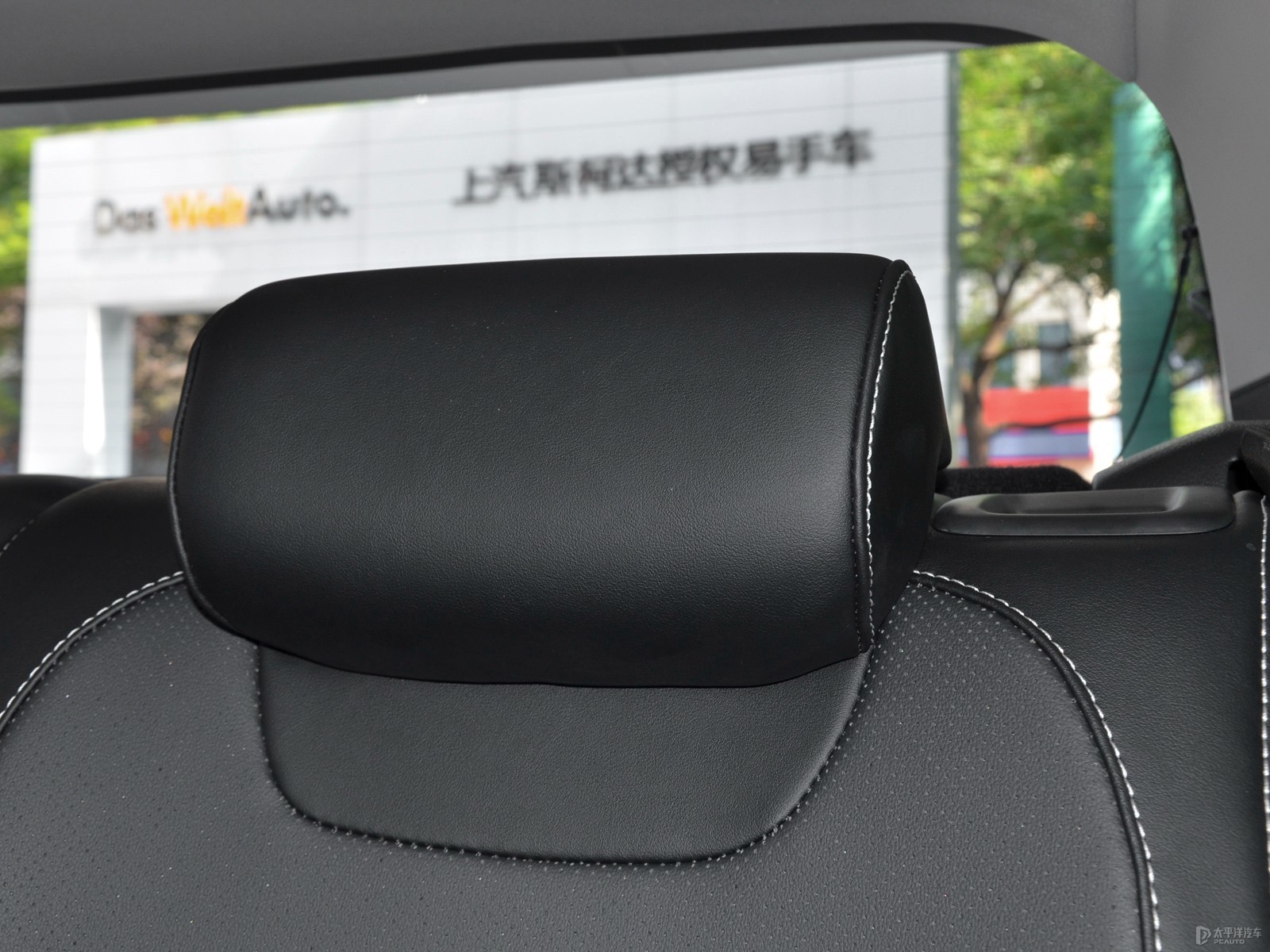 柯米克內(nèi)飾高清大圖