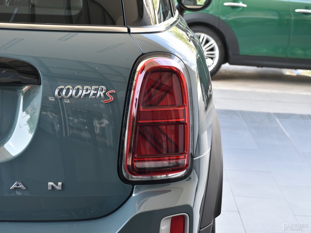 ȼMINI COUNTRYMAN܇β^DƬ