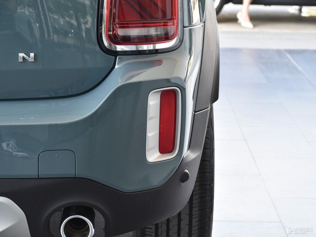 ȼMINI COUNTRYMAN܇β^DƬ