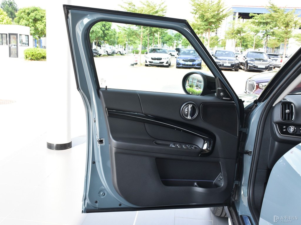 ȼMINI COUNTRYMAN܇(ni)DƬ