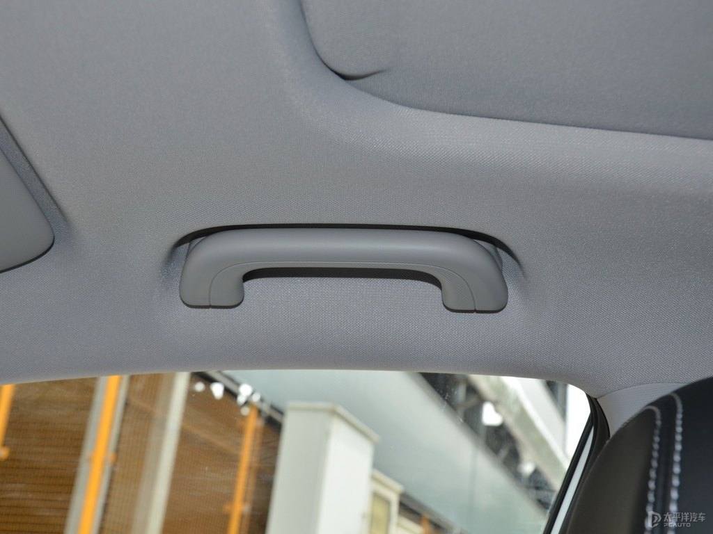 冰晶白帝豪GL車廂內(nèi)飾圖片