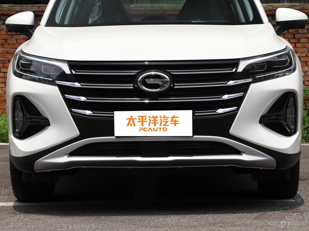 象牙白傳祺GS4車頭外觀圖片