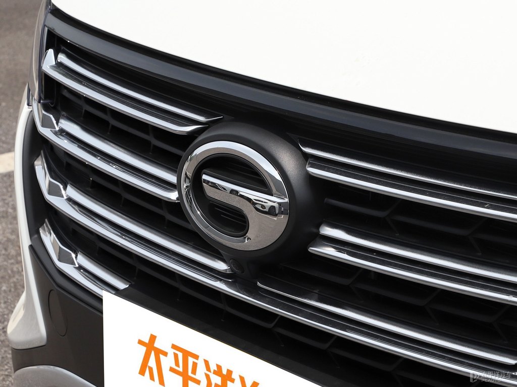 象牙白傳祺GS4車頭外觀圖片