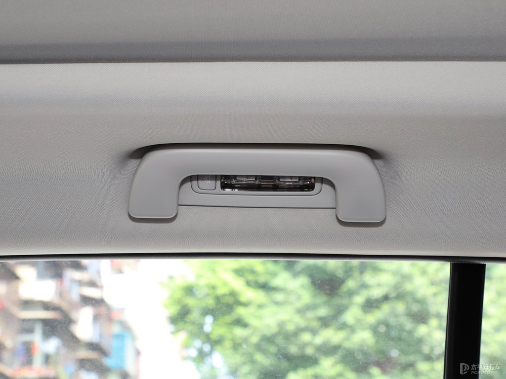 象牙白傳祺GS4車廂內(nèi)飾圖片