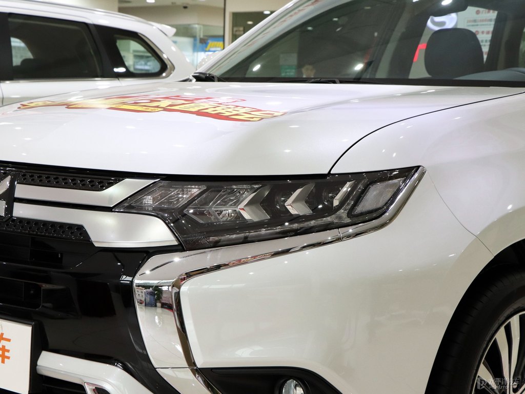 珍珠白歐藍德車頭外觀圖片