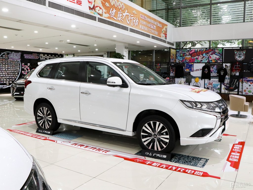 珍珠白歐藍(lán)德整車外觀外觀圖片
