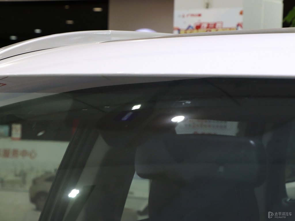珍珠白歐藍德車身外觀圖片