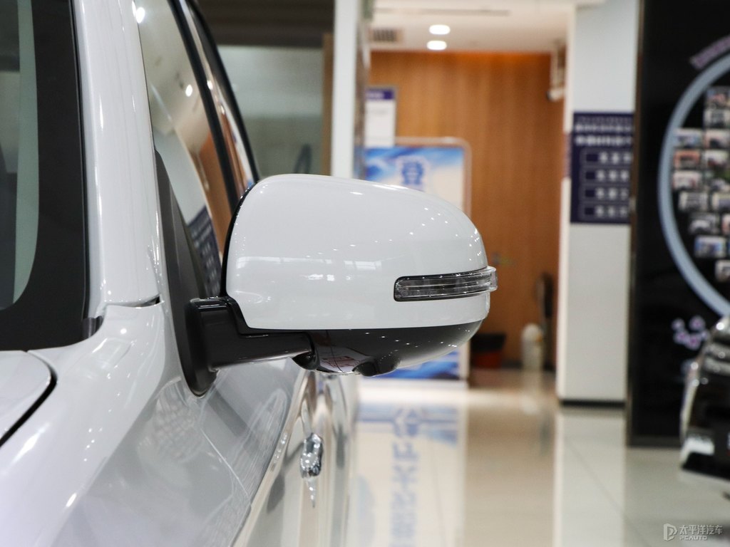 珍珠白歐藍(lán)德車身外觀圖片