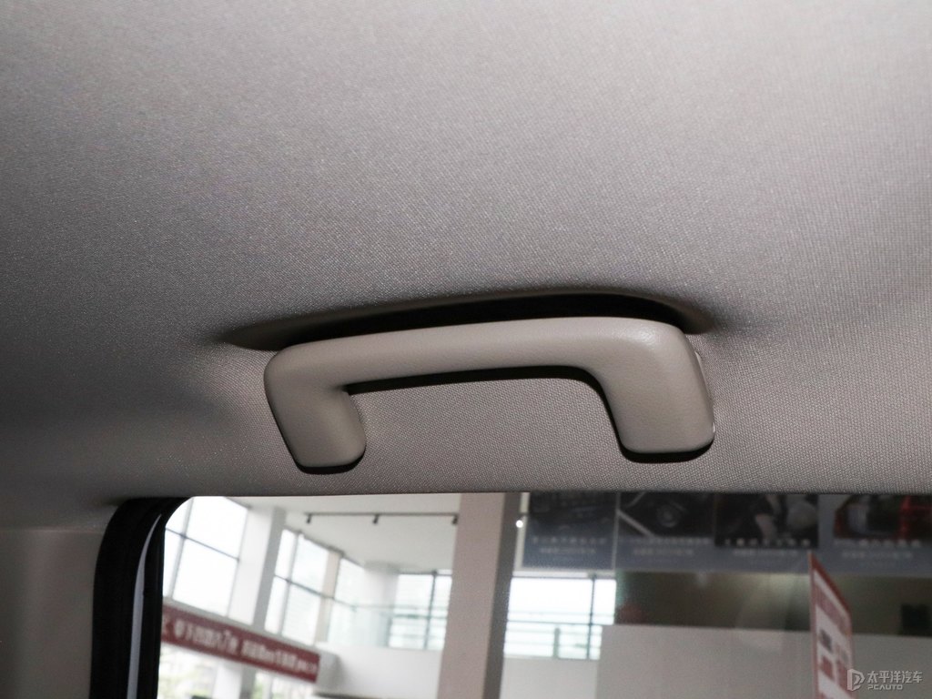 珍珠白歐藍(lán)德車廂內(nèi)飾圖片