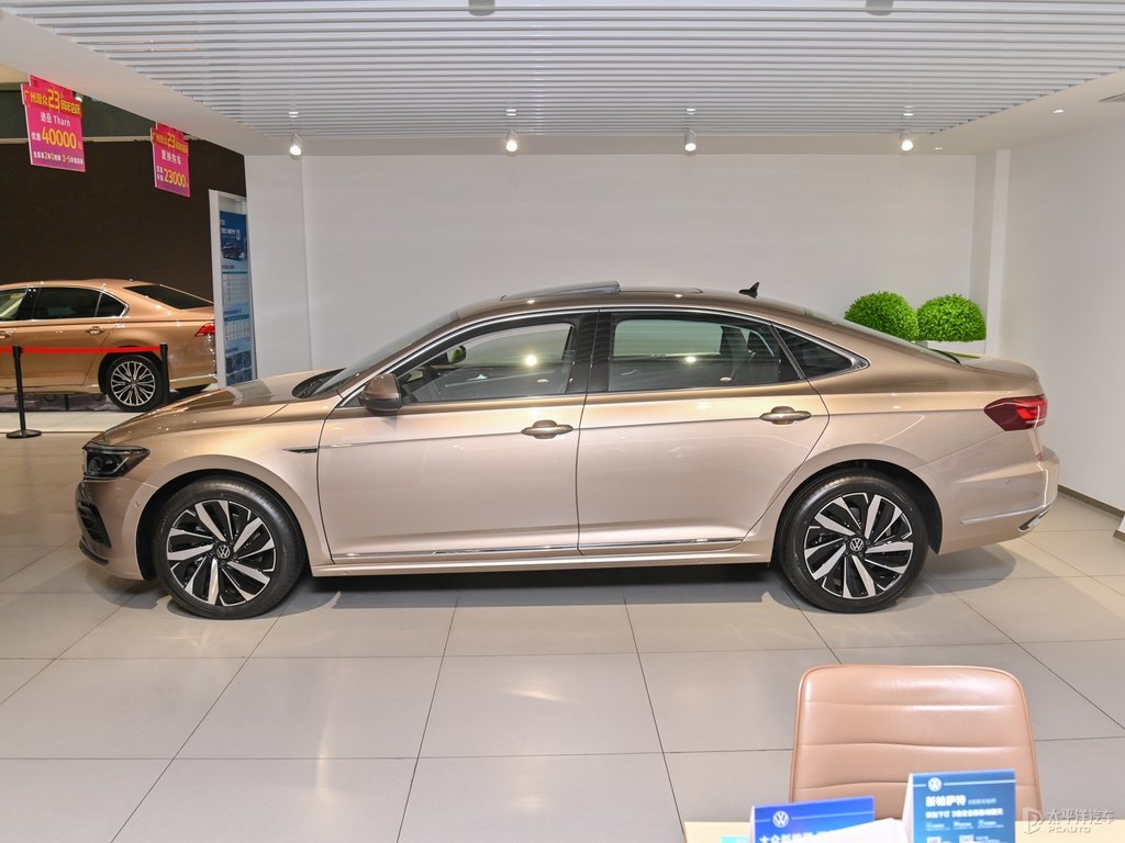 琥珀金帕薩特整車外觀外觀圖片