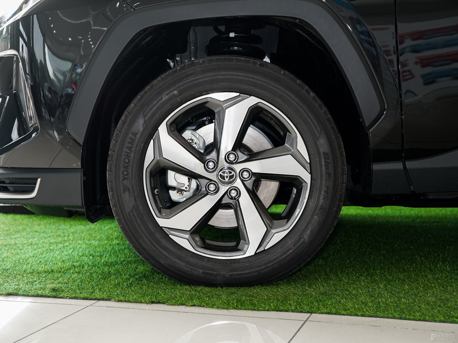 RAV4榮放雙擎E+外觀高清大圖
