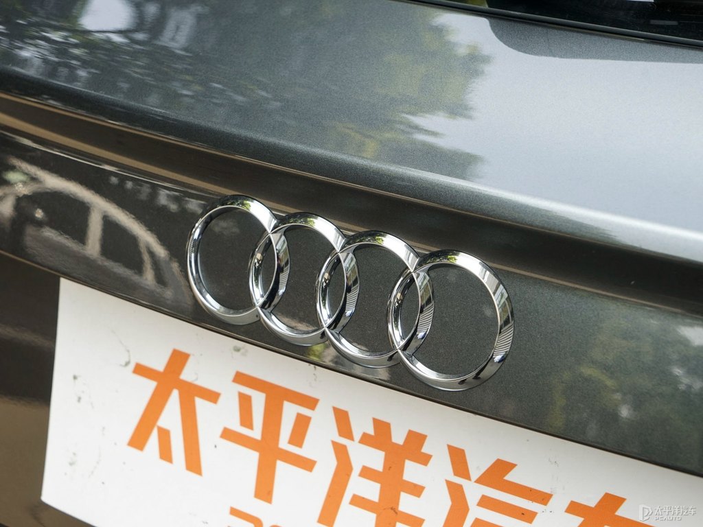 天云灰奧迪Q3 Sportback車尾外觀圖片
