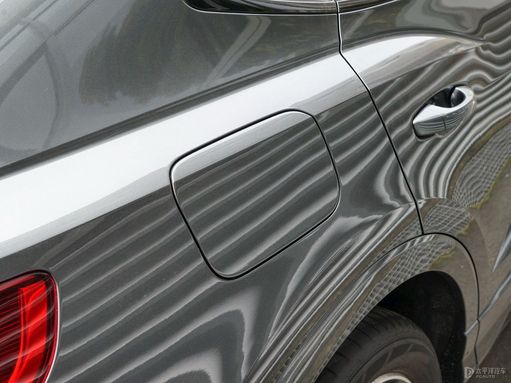天云灰?jiàn)W迪Q3 Sportback車身外觀圖片