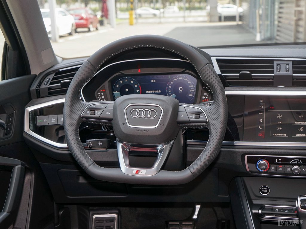 天云灰奧迪Q3 Sportback中控內(nèi)飾圖片