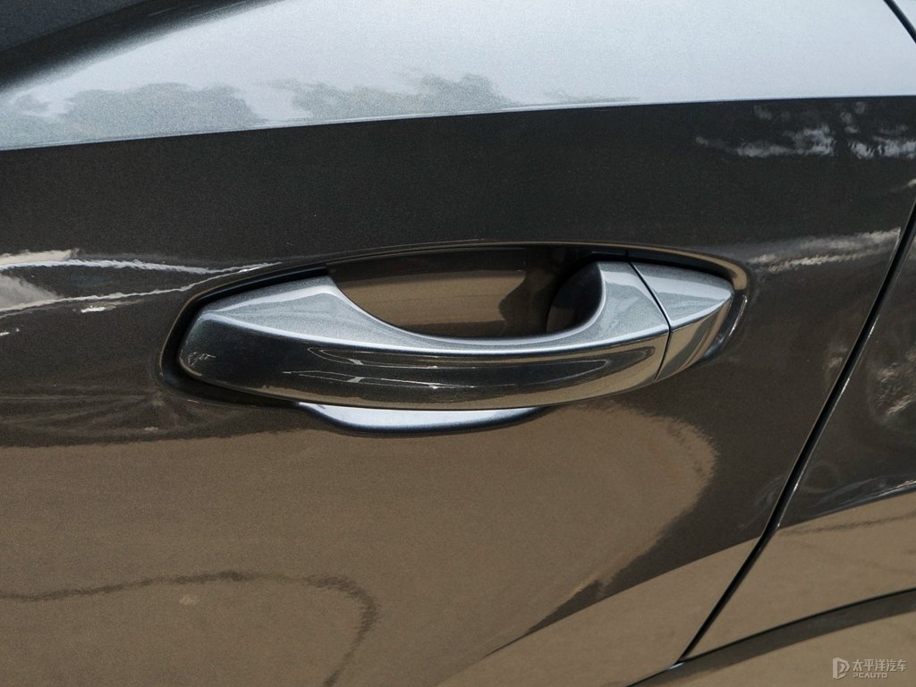 天云灰奧迪Q3 Sportback車身外觀圖片