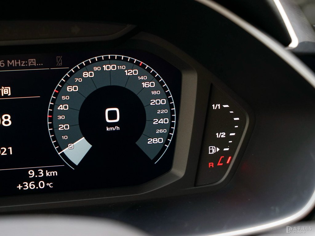 天云灰奧迪Q3 Sportback中控內(nèi)飾圖片