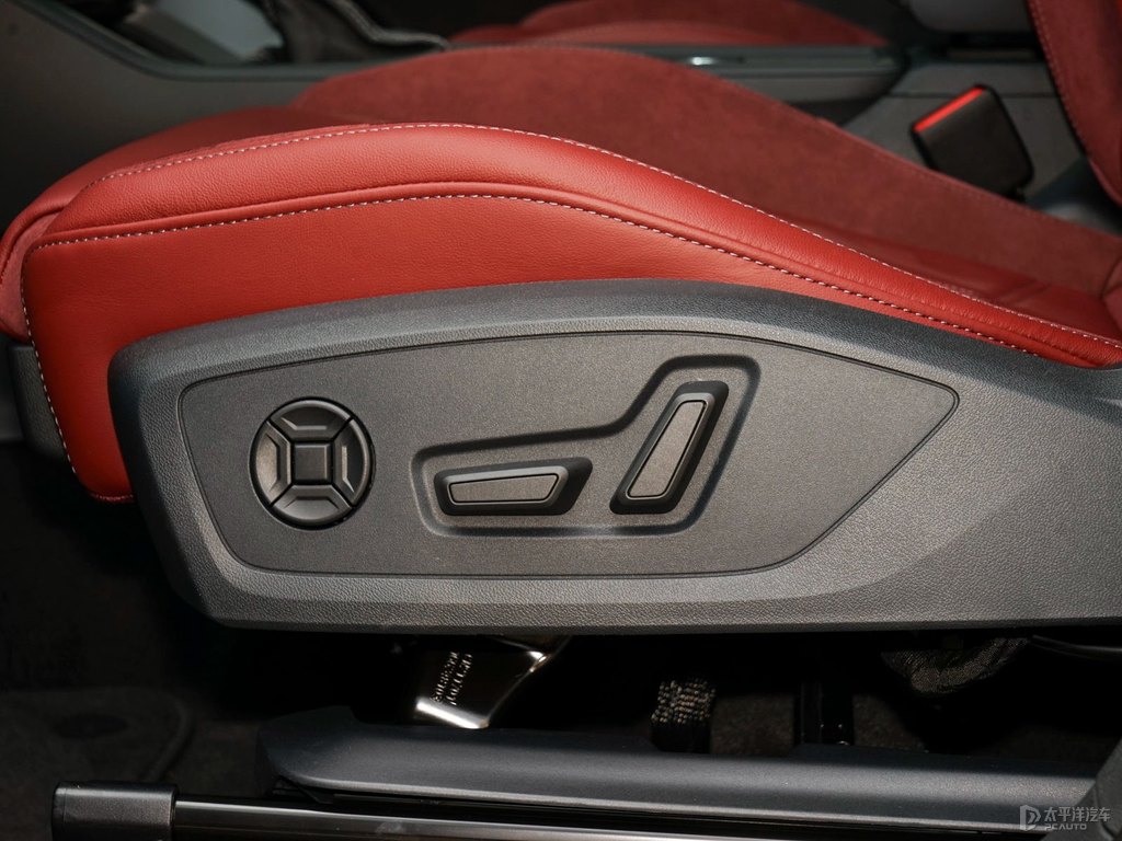 天云灰奧迪Q3 Sportback座椅內(nèi)飾圖片