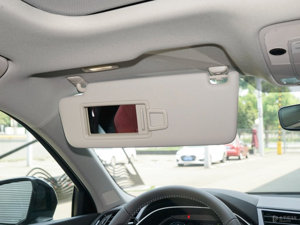 天云灰奧迪Q3 Sportback車廂內飾圖片