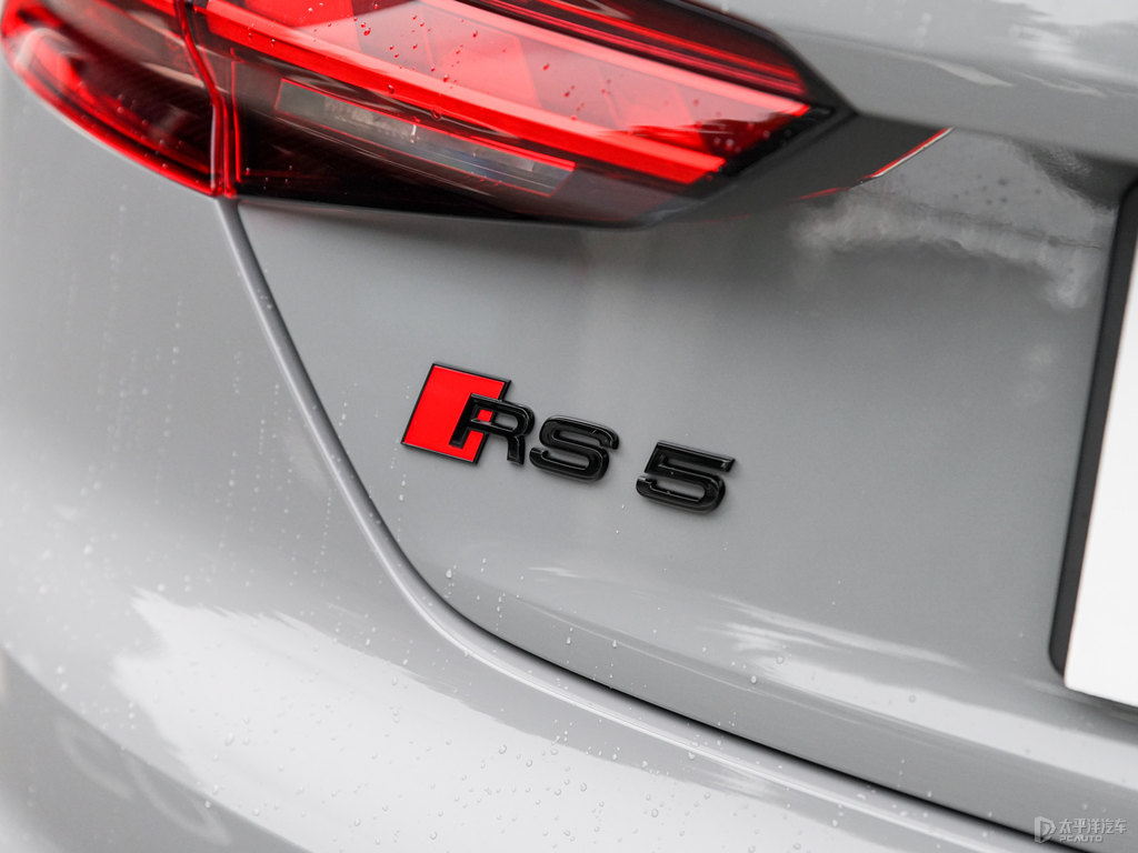 奧迪RS 5車尾外觀圖片