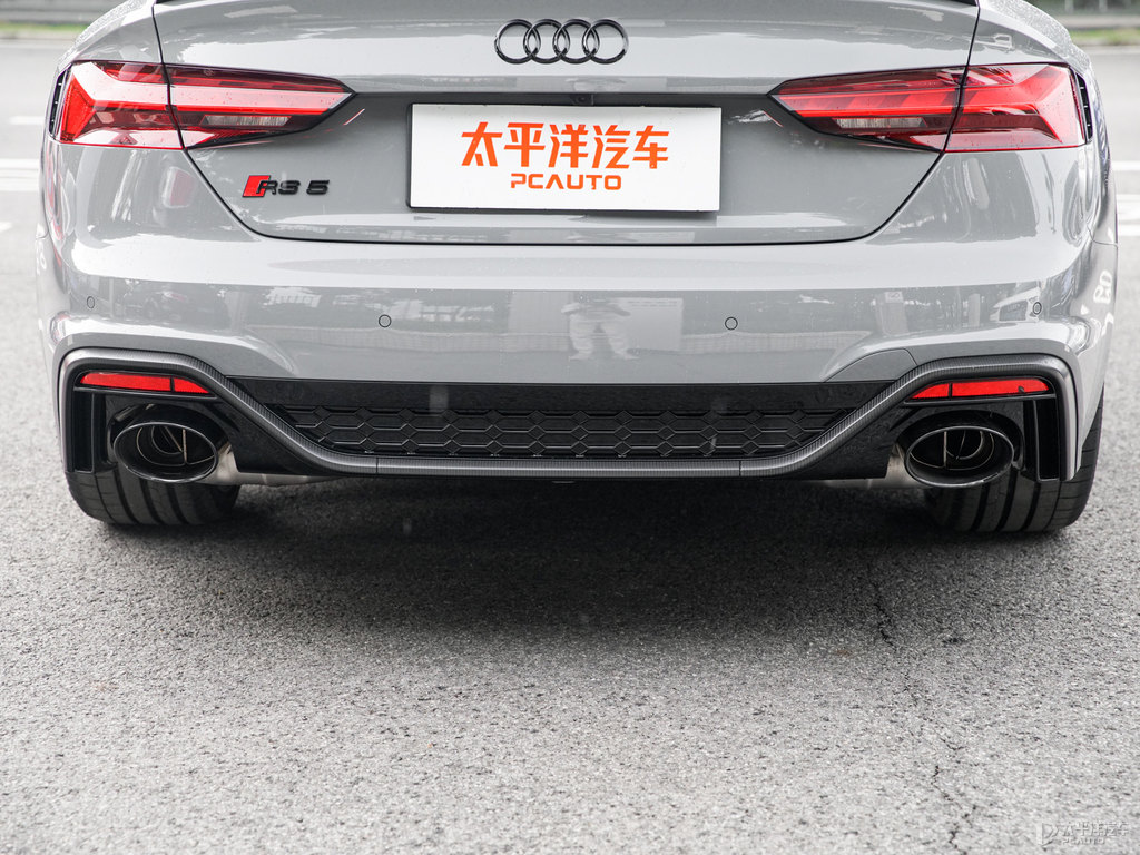 奧迪RS 5車尾外觀圖片