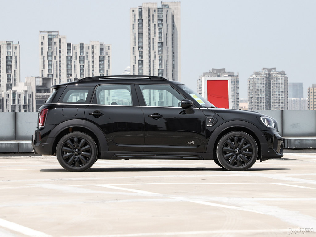 ҹMINI COUNTRYMAN܇(ch)^^DƬ