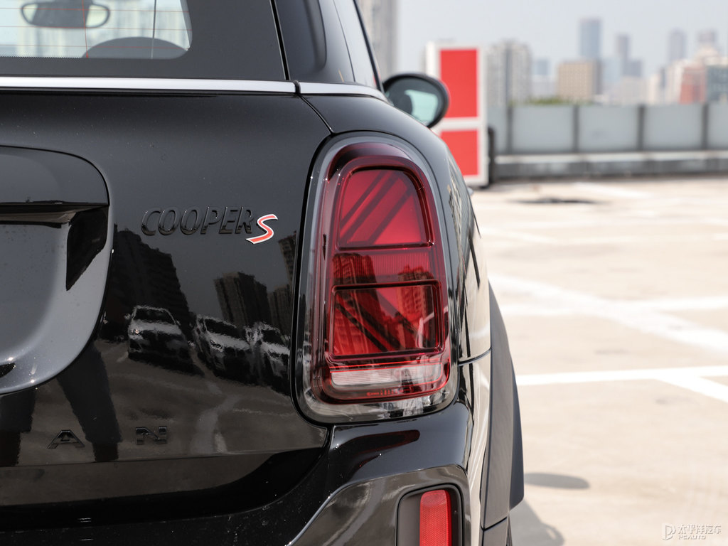 ҹMINI COUNTRYMAN܇β^DƬ
