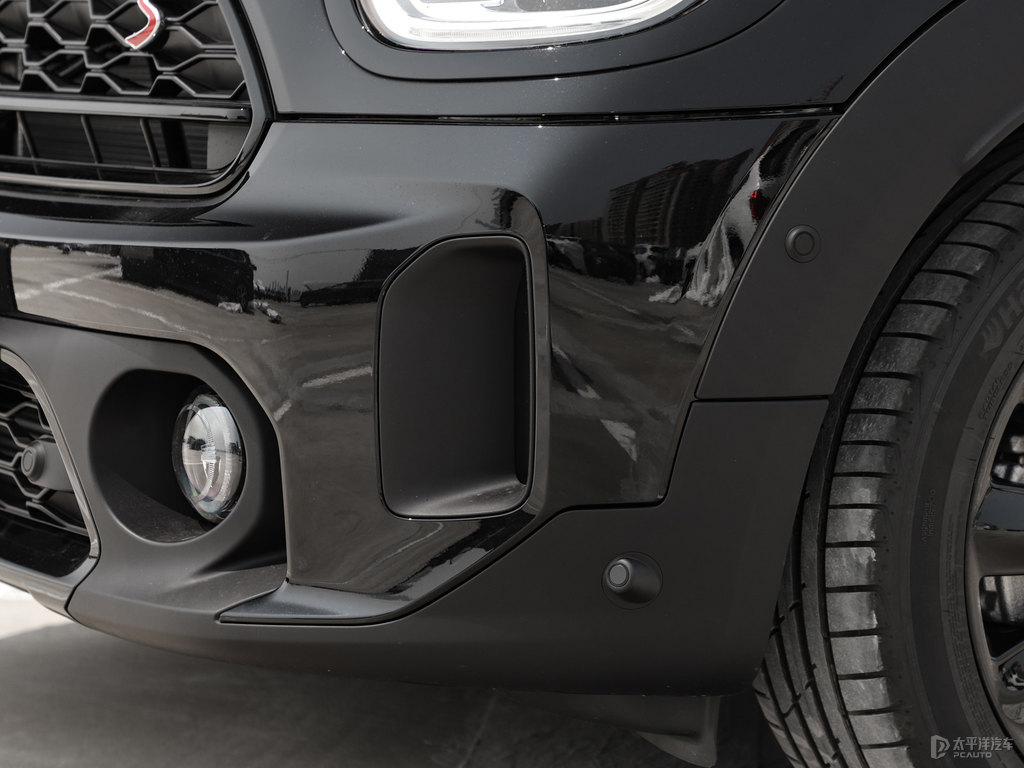 ҹMINI COUNTRYMAN܇^^DƬ