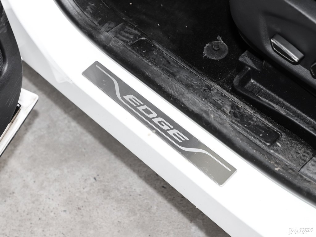 皓月白銳界L車廂內(nèi)飾圖片