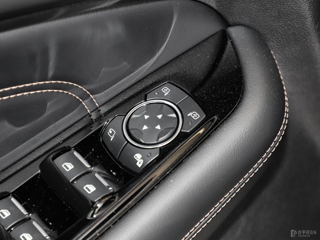 皓月白銳界L車廂內(nèi)飾圖片