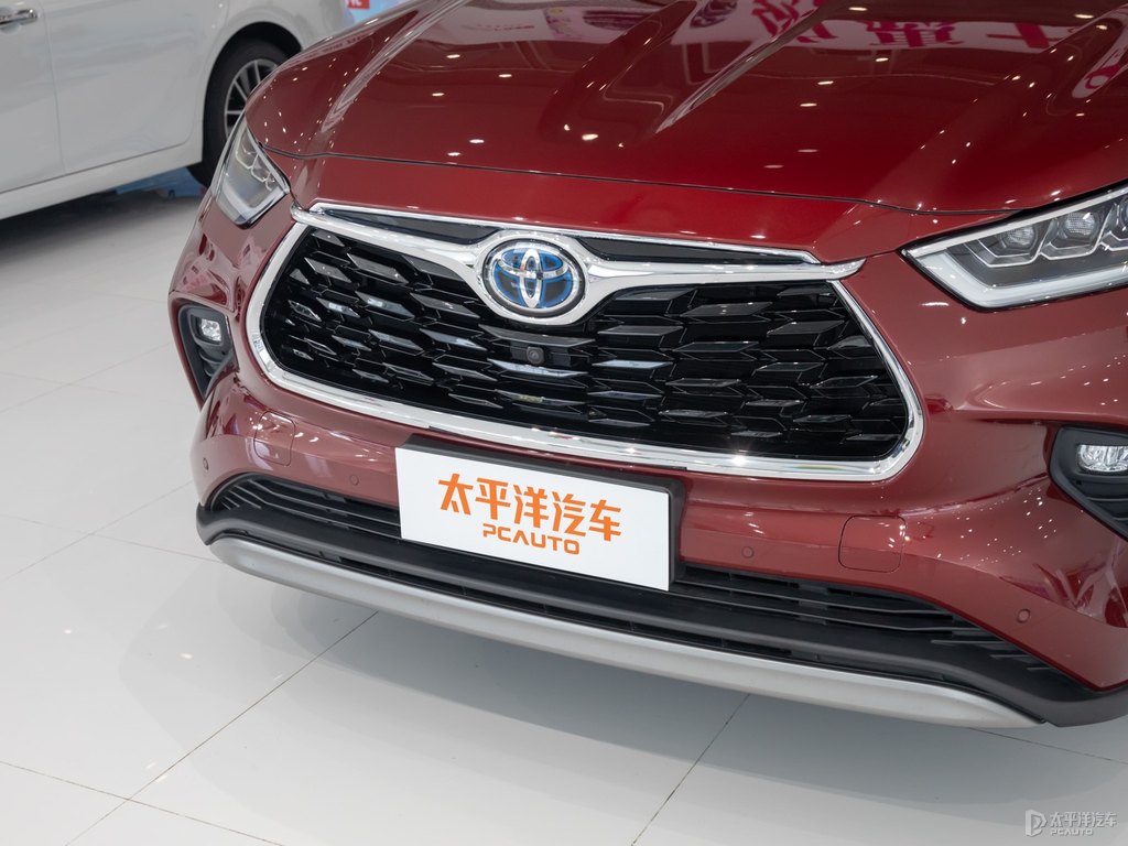 星鉆紅漢蘭達(dá)車頭外觀圖片