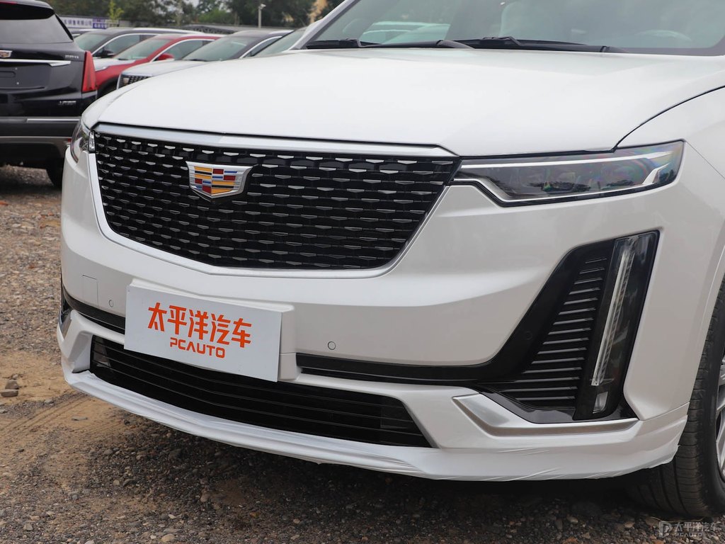 鉆白凱迪拉克XT6車頭外觀圖片