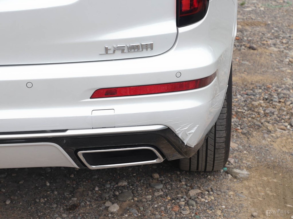 鉆白凱迪拉克XT6車尾外觀圖片