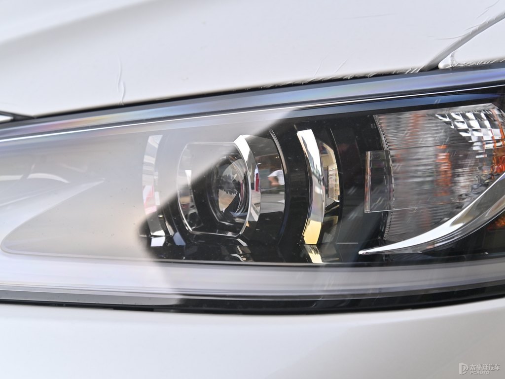 超音速石英白雷克薩斯ES車頭外觀圖片