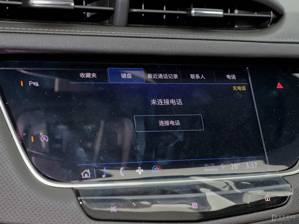 黛藍凱迪拉克XT5中控內(nèi)飾圖片