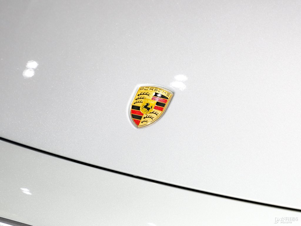 GT銀保時捷911車頭外觀圖片