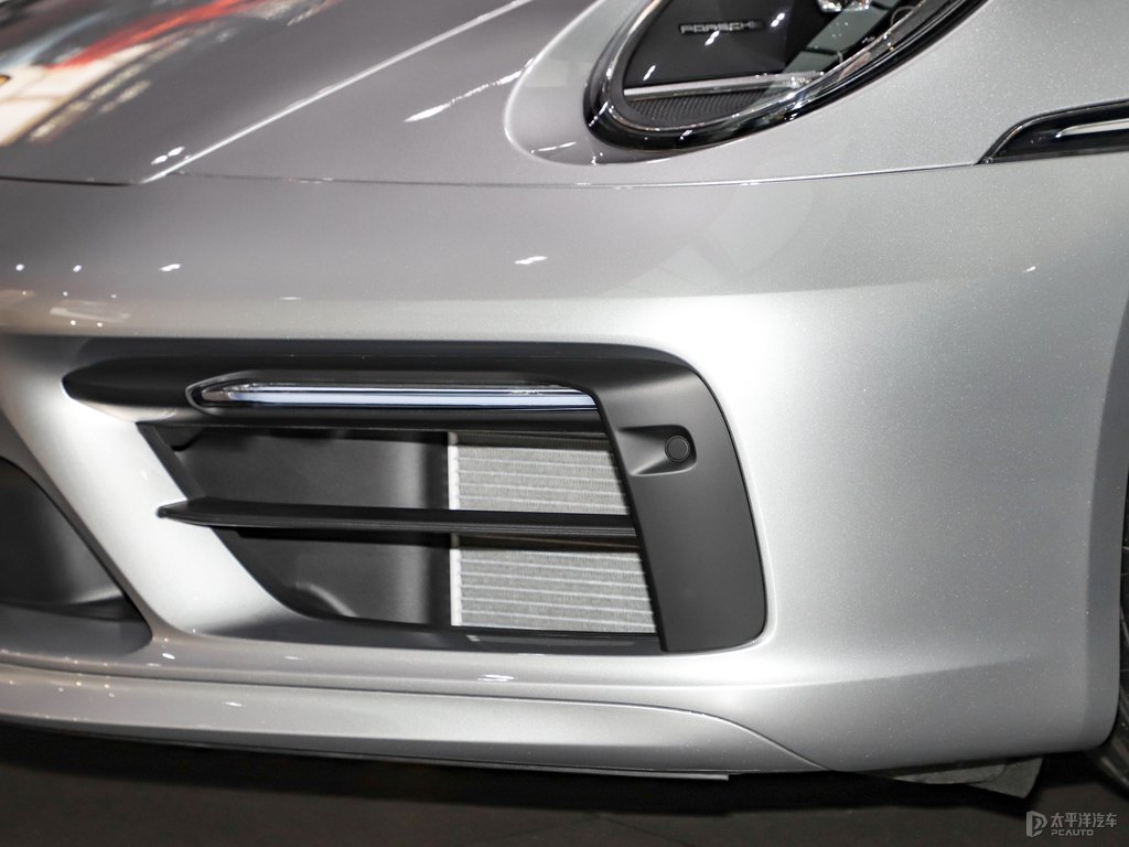 GT銀保時捷911車頭外觀圖片