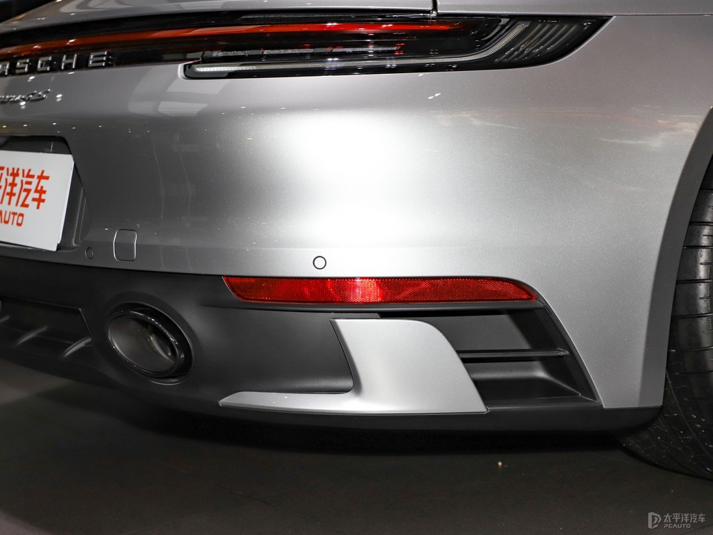 GT銀保時(shí)捷911車尾外觀圖片