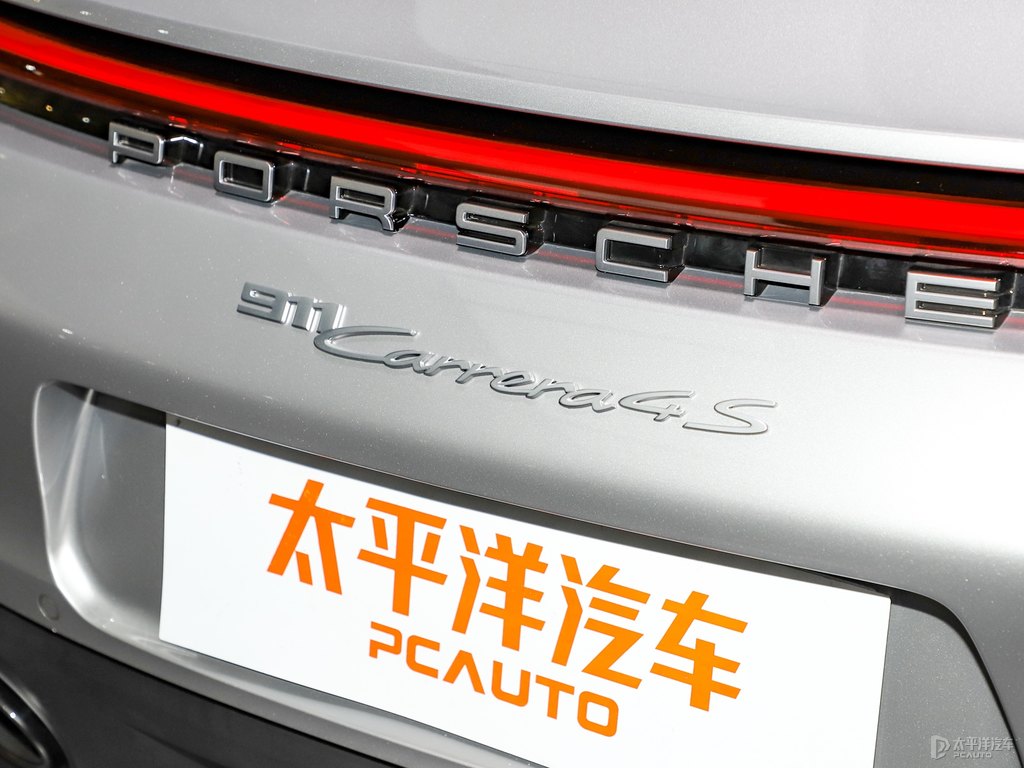 GT銀保時捷911車尾外觀圖片