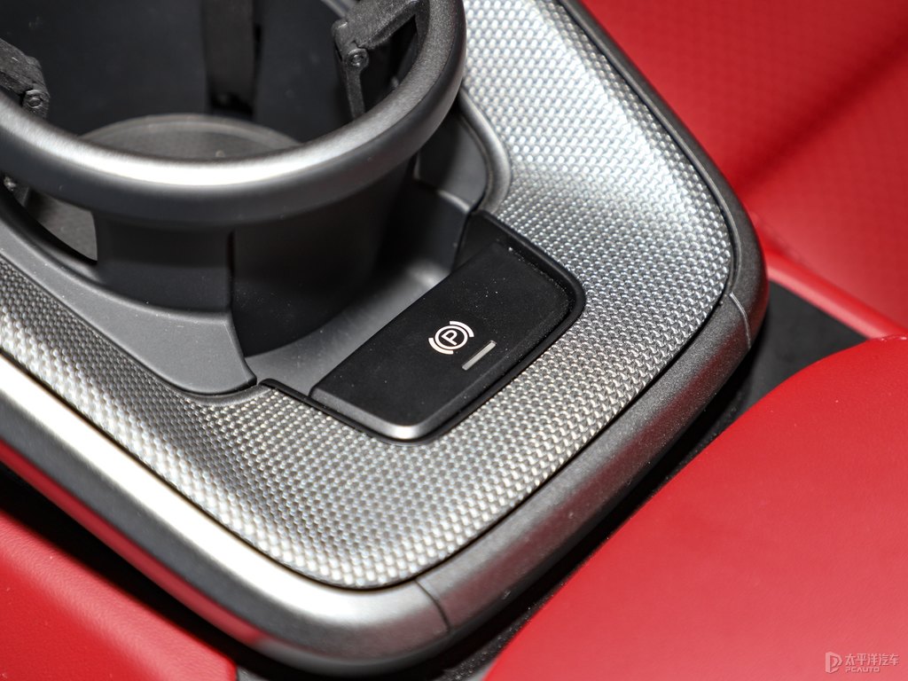 GT銀保時(shí)捷911中控內(nèi)飾圖片