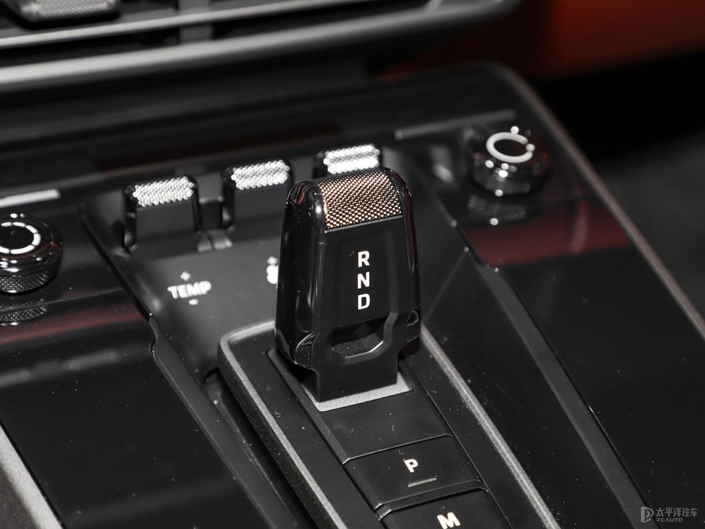 GT銀保時(shí)捷911中控內(nèi)飾圖片