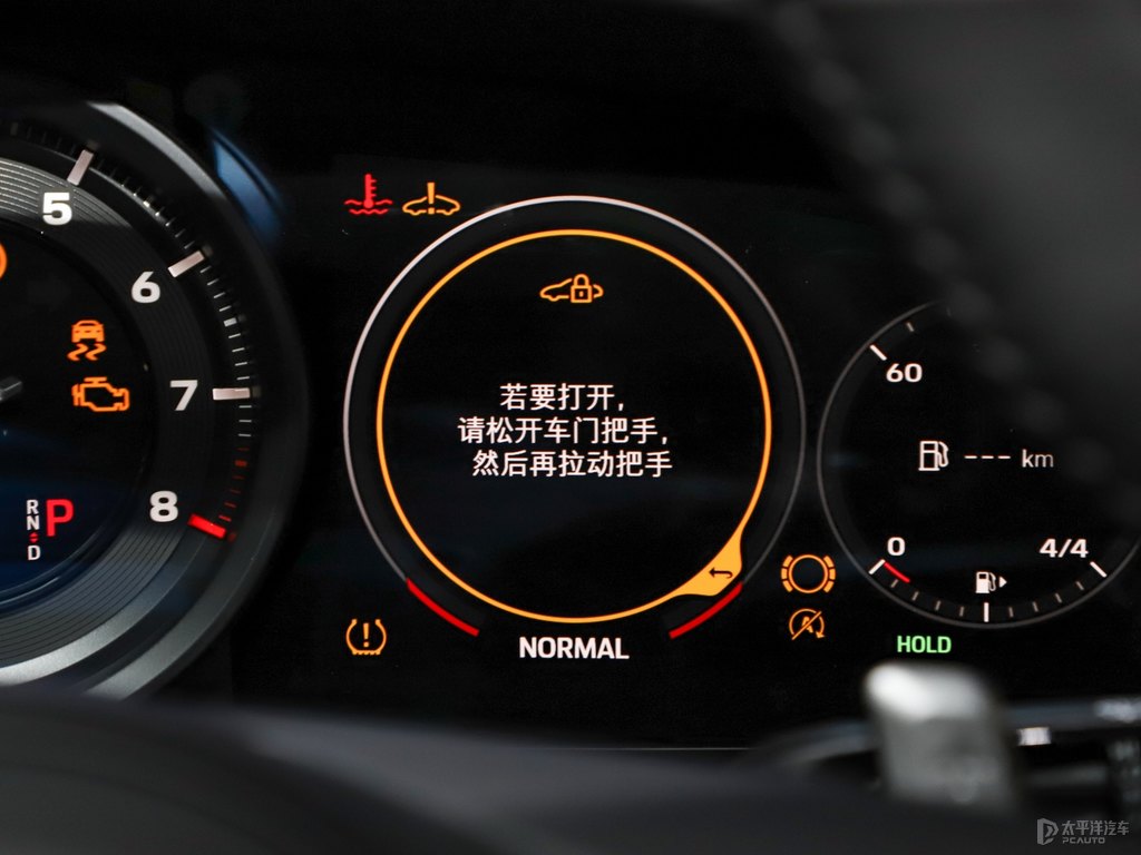GT銀保時捷911中控內(nèi)飾圖片
