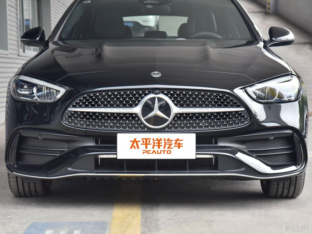 曜巖黑奔馳C級車頭外觀圖片