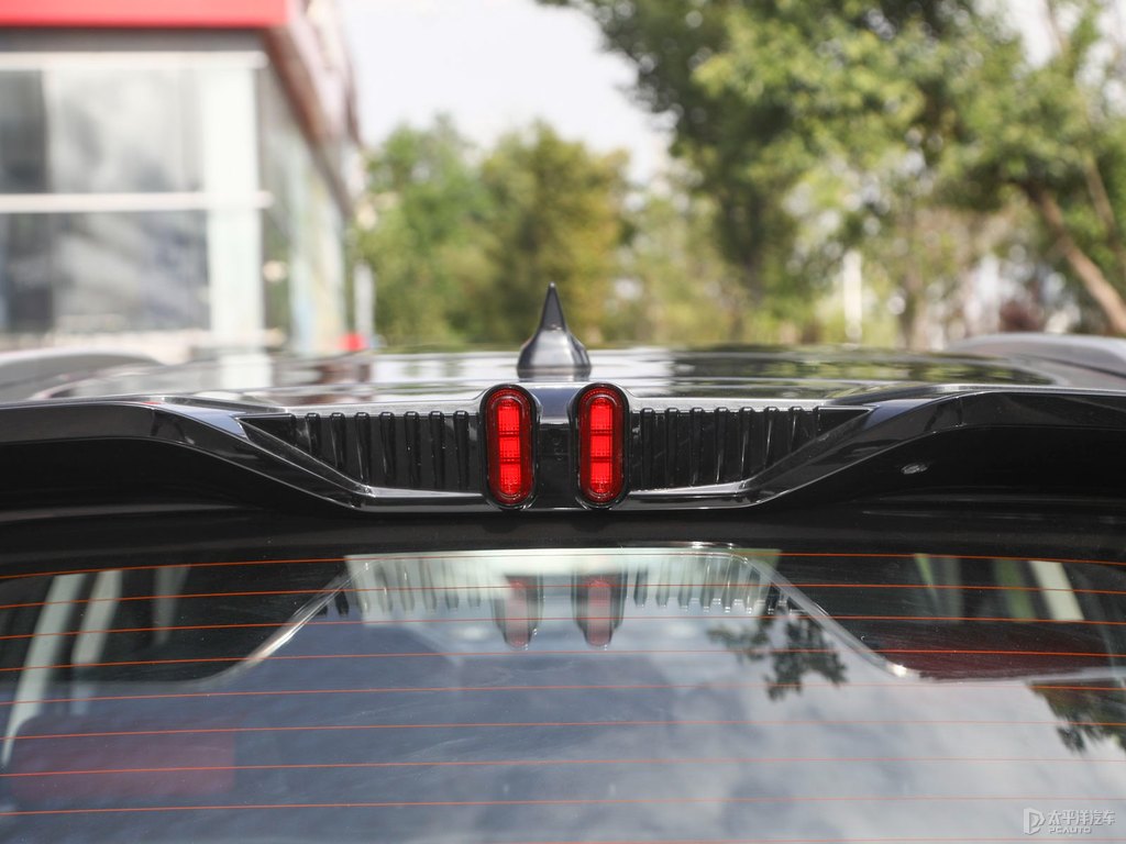 炫影灰長安CS55PLUS車尾外觀圖片