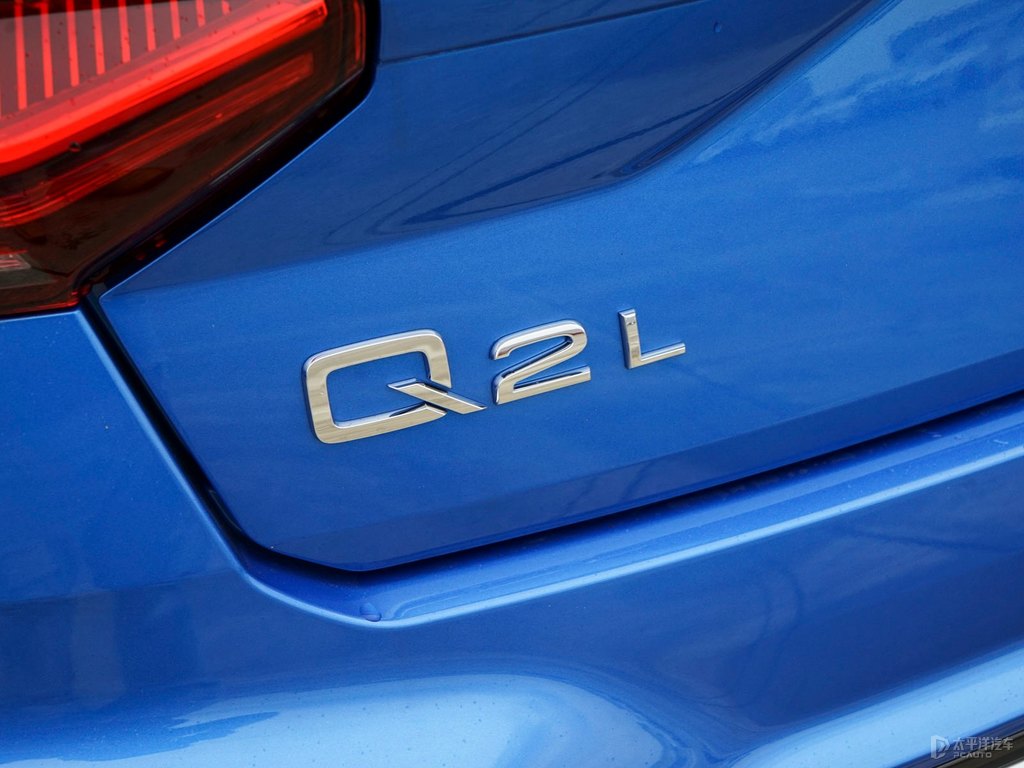 奧迪Q2L車尾外觀圖片