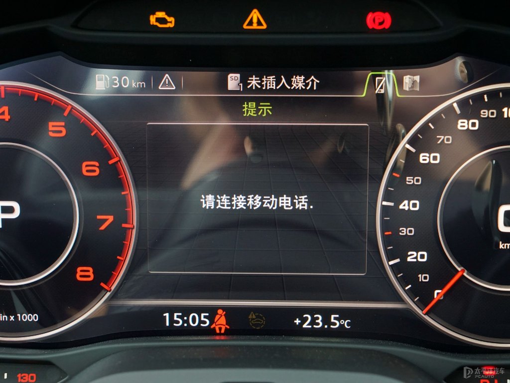 奧迪Q2L中控內(nèi)飾圖片