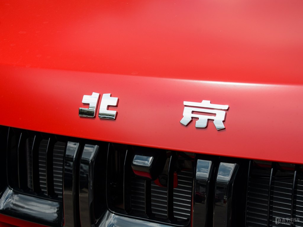 熔巖紅北京BJ40車頭外觀圖片