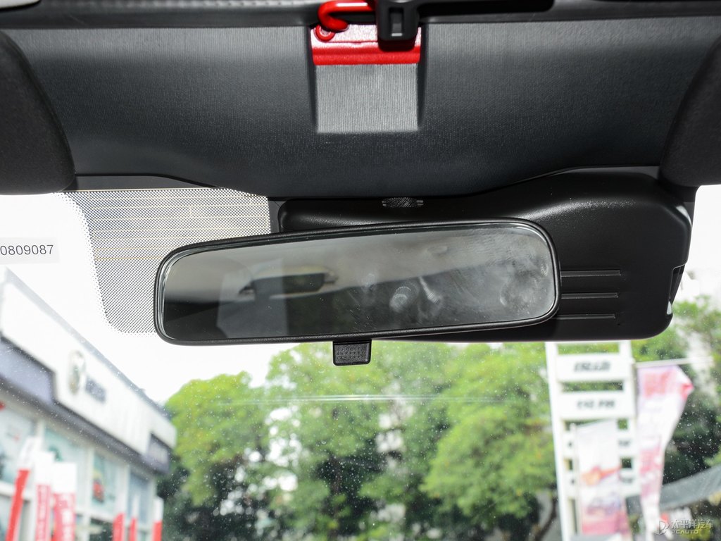 熔巖紅北京BJ40車(chē)廂內(nèi)飾圖片