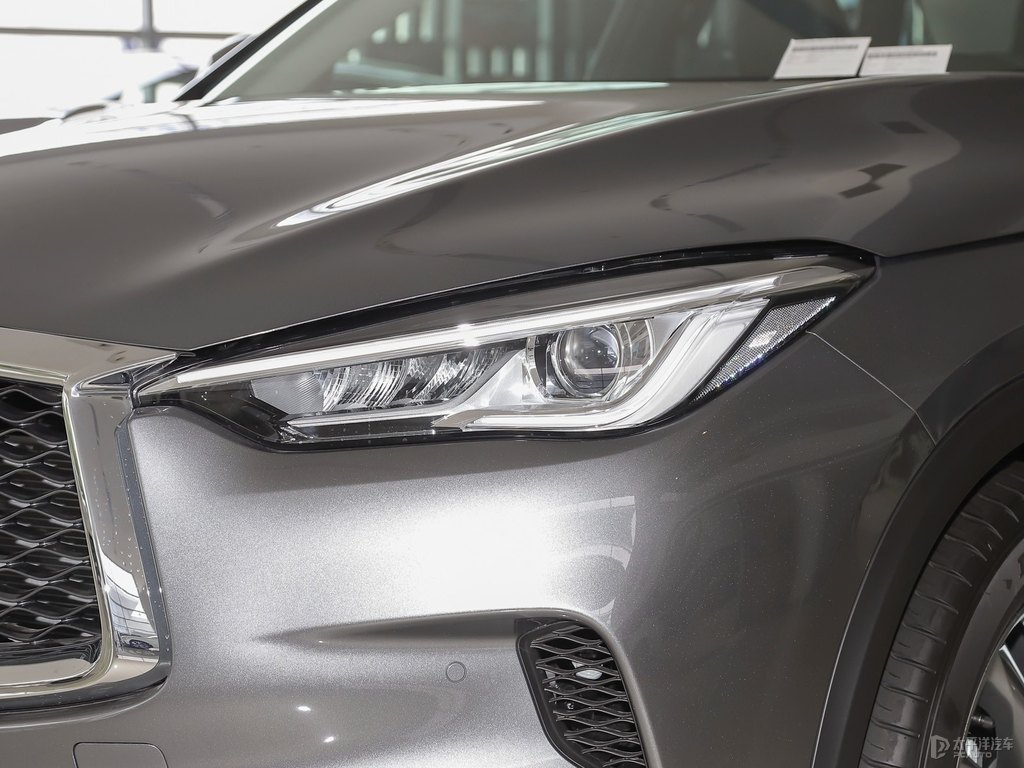 水亮銀英菲尼迪QX50車頭外觀圖片