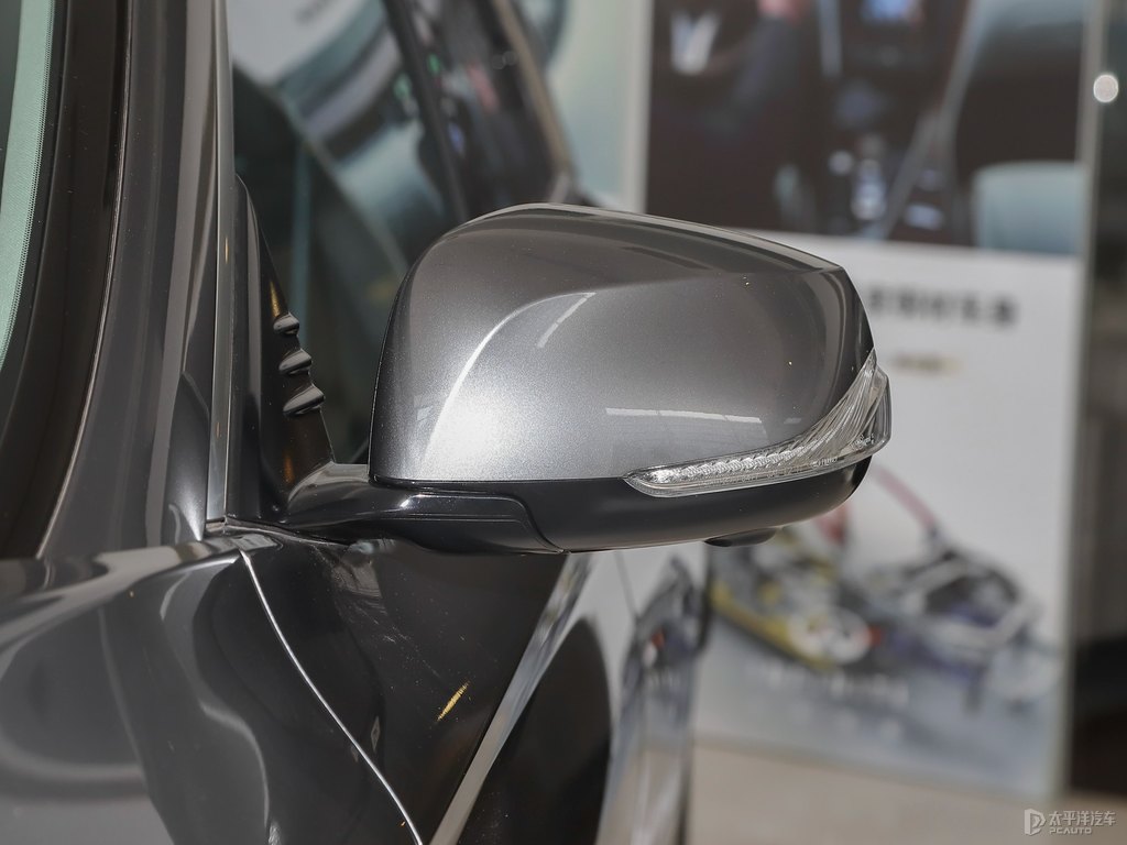水亮銀英菲尼迪QX50車身外觀圖片