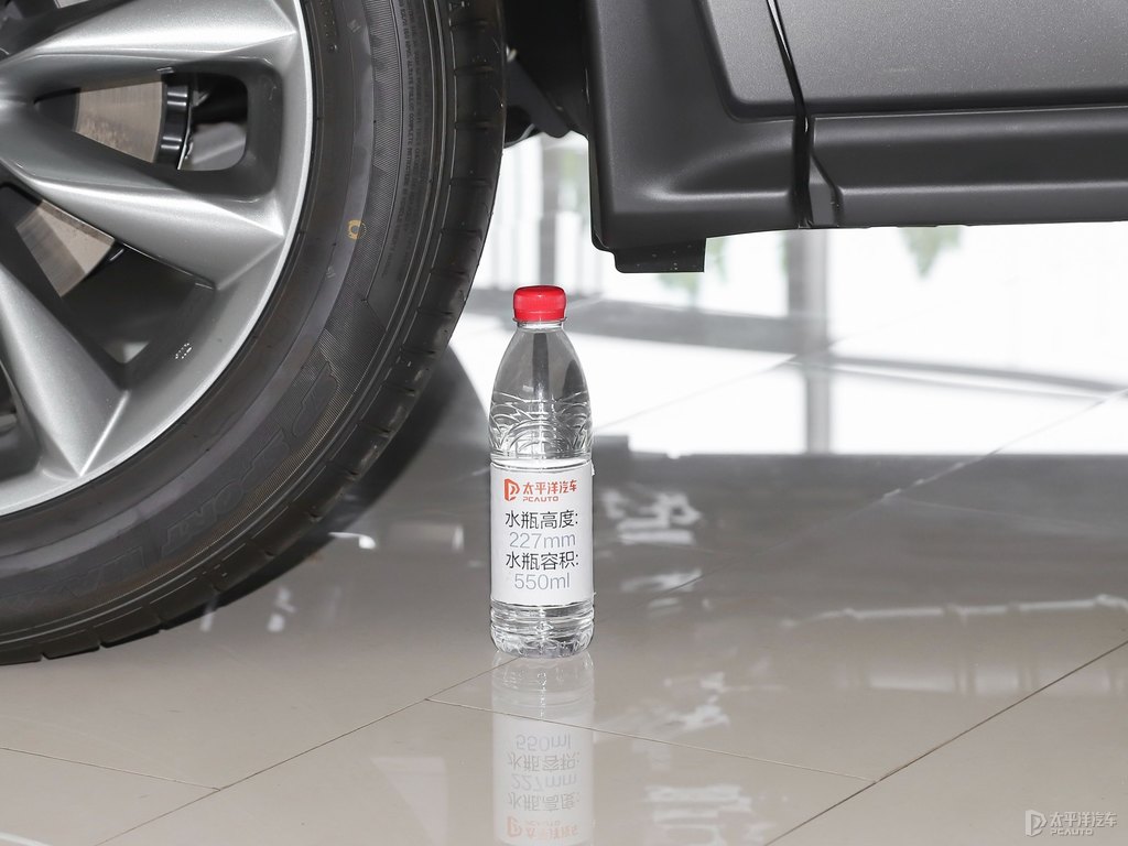 水亮銀英菲尼迪QX50車身外觀圖片